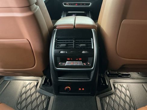 Certified 2025 BMW X7 xDrive40i AWD/4WD image 27