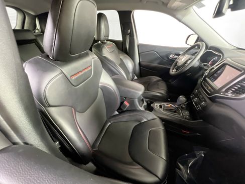 Used 2022 Jeep Cherokee Trailhawk w/ Technology Group B image 26