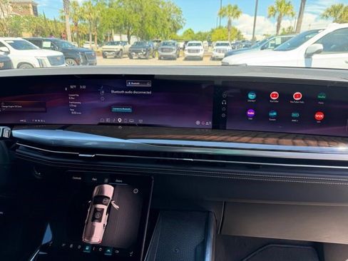 Certified 2025 Cadillac Escalade Sport Platinum w/ LPO, ONYX Package AWD/4WD image 16