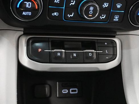 Used 2023 GMC Acadia SLT AWD/4WD image 25