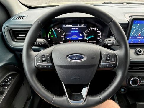 Used 2024 Ford Maverick Lariat w/ Black Appearance Package FWD image 17