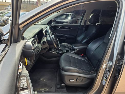 Used 2017 Kia Sorento EX w/ EX V6 Premium Package FWD image 20