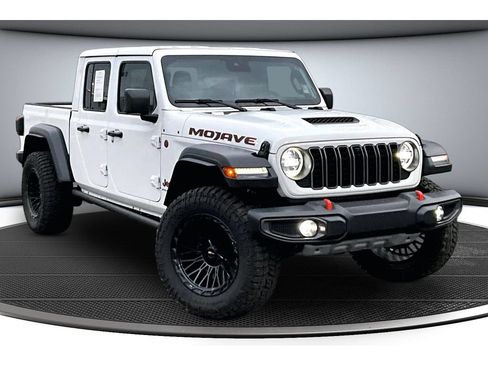 Used 2025 Jeep Gladiator Mojave w/ Safety Group AWD/4WD image 14