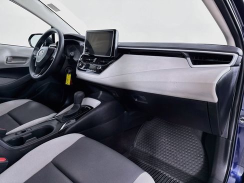 Certified 2025 Toyota Corolla LE FWD image 28