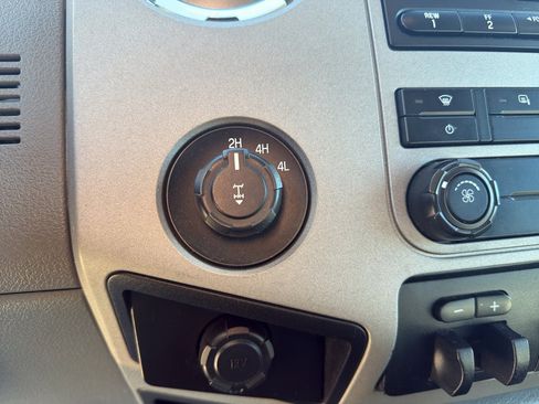 Used 2015 Ford F350 XLT w/ Advanced Security Group image 20