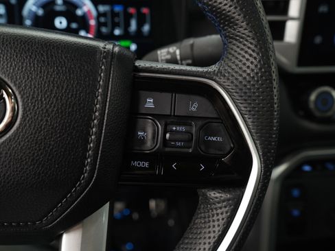 Used 2024 Toyota Tundra Platinum w/ TRD Off-Road Package AWD/4WD image 31