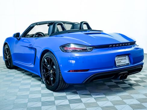 Used 2025 Porsche 718 Boxster image 3