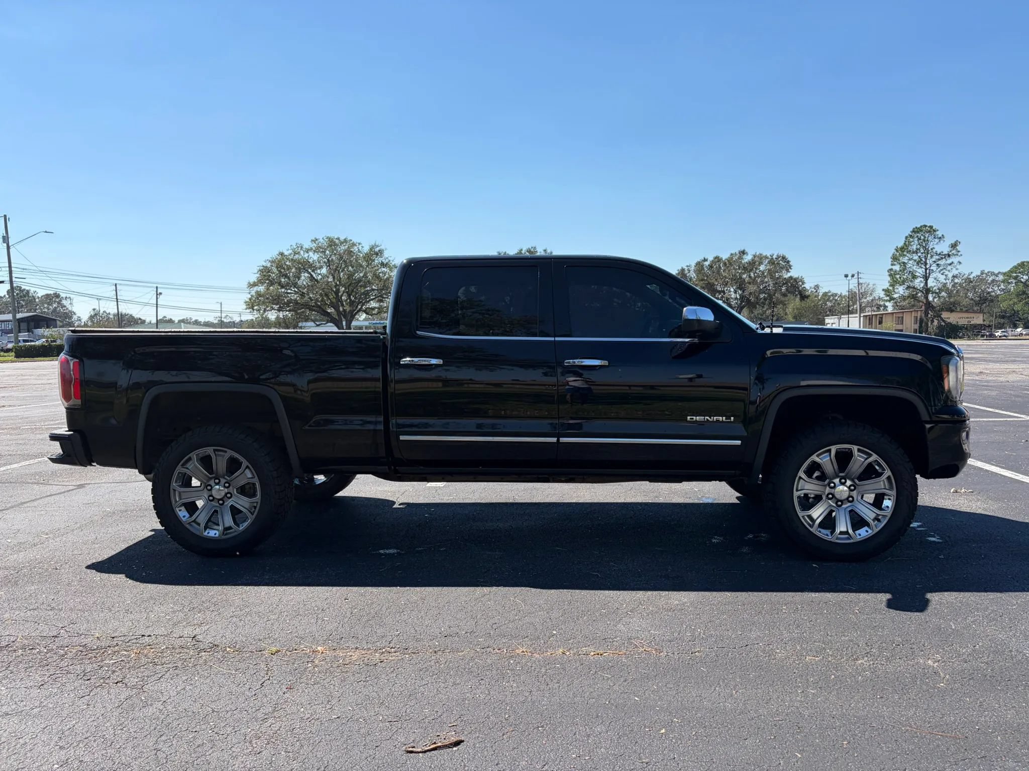 Used 2018 GMC Sierra 1500 Denali w/ Denali Ultimate Package AWD/4WD image 8