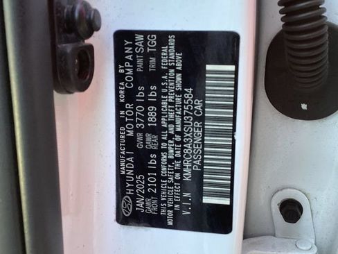 Used 2025 Hyundai Venue SEL FWD image 11