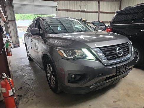 Used 2019 Nissan Pathfinder SL FWD image 4