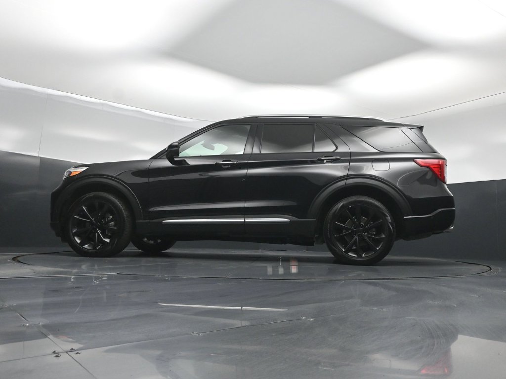 Used 2022 Ford Explorer Platinum w/ Equipment Group 601A AWD/4WD image 8
