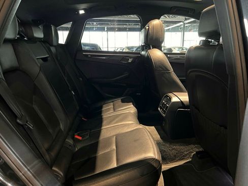 Used 2018 Porsche Macan image 27