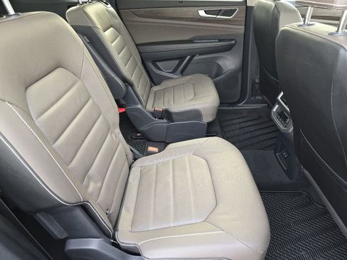 Used 2024 Volkswagen Atlas SEL image 21