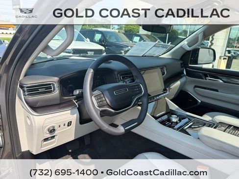Used 2024 Jeep Wagoneer 4WD w/ Premium Group I image 19