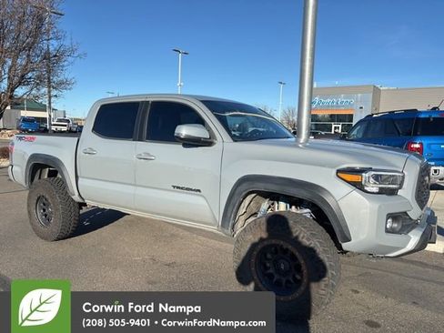 Used 2020 Toyota Tacoma TRD Off-Road image 6
