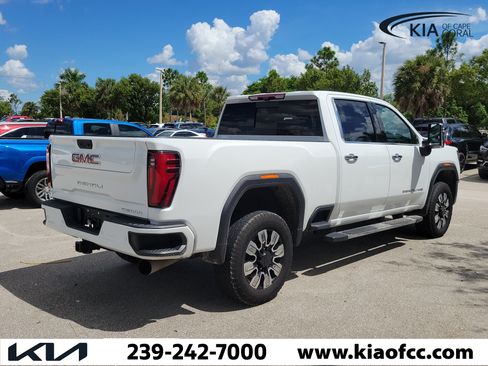 Used 2024 GMC Sierra 3500 Denali w/ Denali Reserve Package AWD/4WD image 6