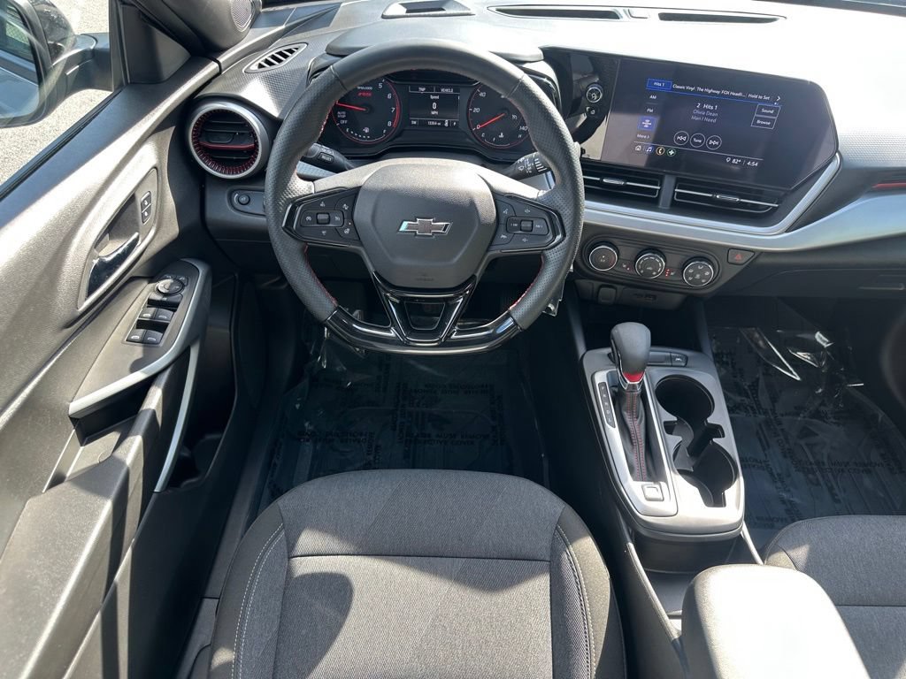 Used 2024 Chevrolet Trax RS w/ Driver Confidence Package FWD image 14