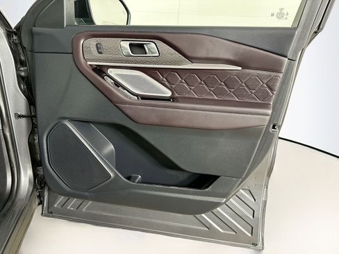 Used 2025 Ford Explorer Platinum w/ LUX Leather Package image 35