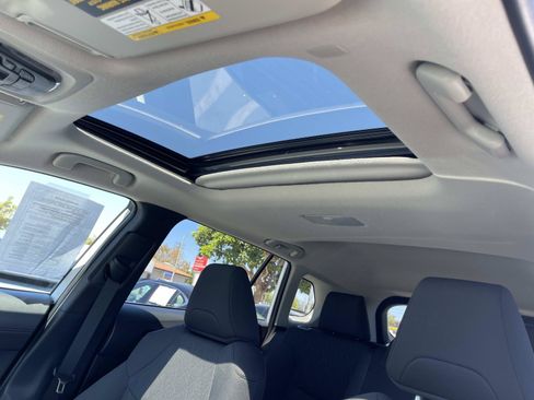 Used 2022 Toyota Corolla Cross LE w/ Moonroof Package AWD/4WD image 20