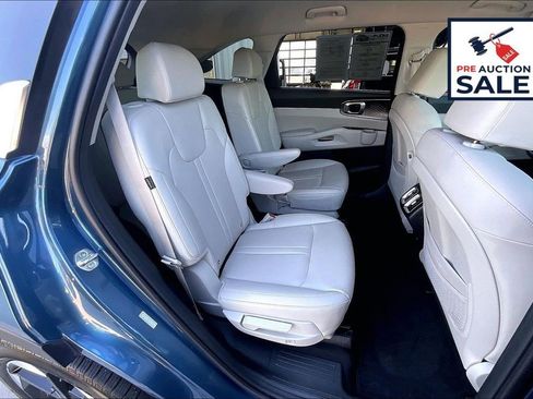 Used 2025 Kia Sorento EX AWD/4WD image 27