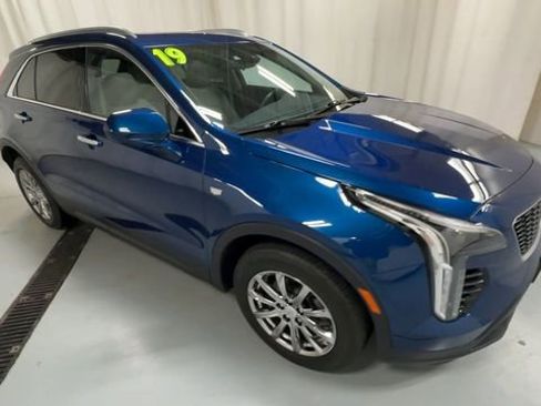 Used 2019 Cadillac XT4 Luxury w/ Cold Weather Package image 2