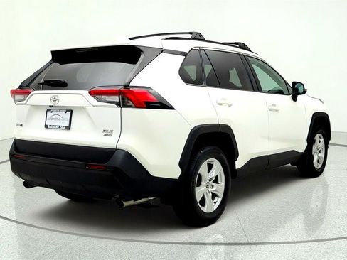 Used 2021 Toyota RAV4 XLE w/ Convenience Package AWD/4WD image 5