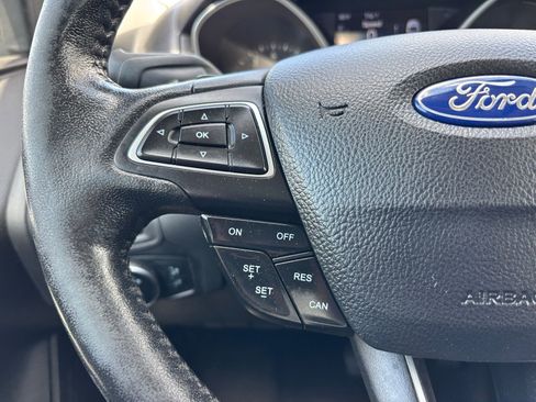 Used 2016 Ford Focus SE w/ SE Sport Package FWD image 24