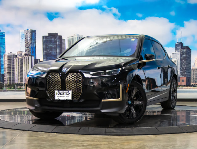 Used 2024 BMW iX xDrive50 w/ Premium Package AWD/4WD image 2
