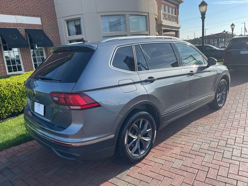 Used 2022 Volkswagen Tiguan SE image 8