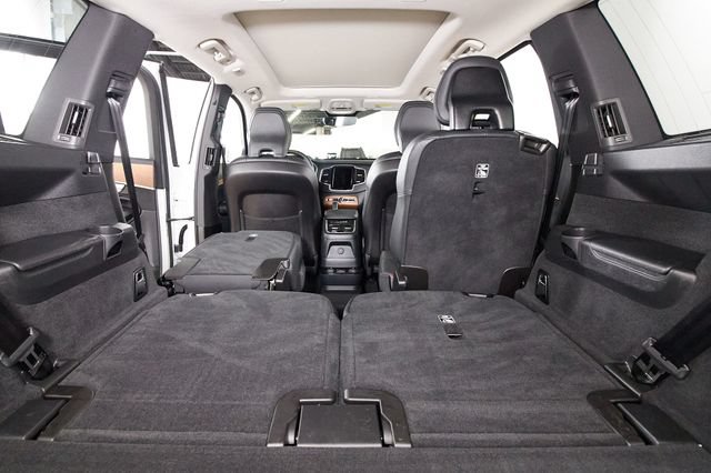 Certified 2024 Volvo XC90 T8 Plus w/ Protection Package Premier AWD/4WD image 28