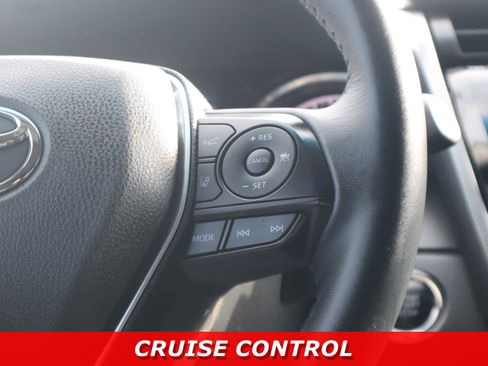 Used 2018 Toyota Camry SE w/ Convenience Package image 16