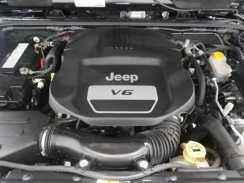 Used 2017 Jeep Wrangler Rubicon w/ Power Convenience Group AWD/4WD image 29