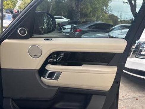 Used 2020 Land Rover Range Rover HSE image 19
