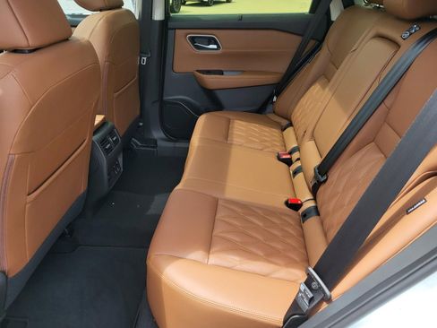 New 2026 Nissan Rogue Platinum AWD/4WD image 18