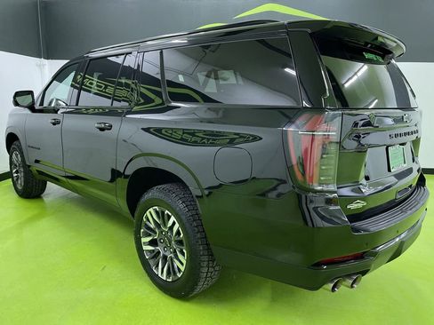 Used 2025 Chevrolet Suburban Z71 image 7