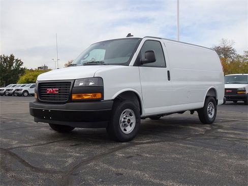New 2025 GMC Savana 2500 w/ Driver Convenience Package image 30