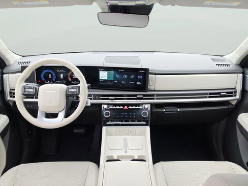Used 2026 Hyundai Santa Fe SEL FWD image 9