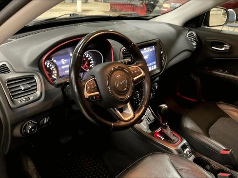 Used 2019 Jeep Compass Trailhawk w/ Cold Weather Group AWD/4WD image 13