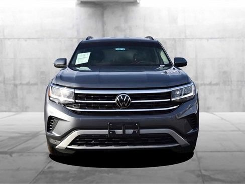 Certified 2023 Volkswagen Atlas SE image 4