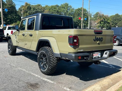 New 2025 Jeep Gladiator Willys image 6