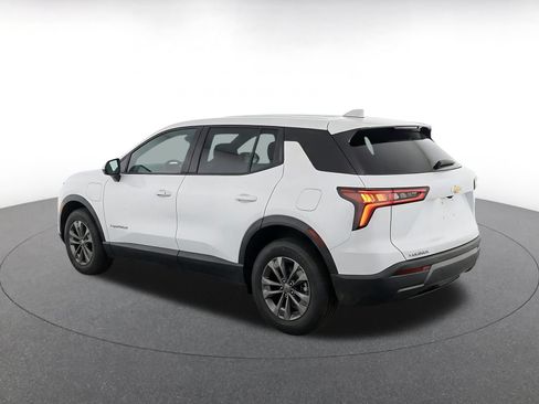 Used 2025 Chevrolet Equinox LT FWD image 7