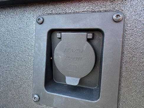 Used 2025 Toyota Tacoma TRD Off-Road image 30