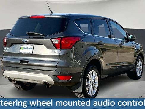 Used 2019 Ford Escape SE image 7