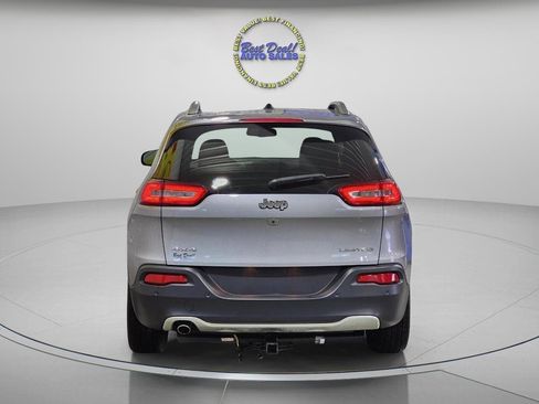 Used 2018 Jeep Cherokee Limited image 5