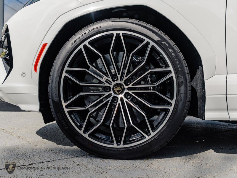 Used 2026 Lamborghini Urus SE AWD/4WD image 29