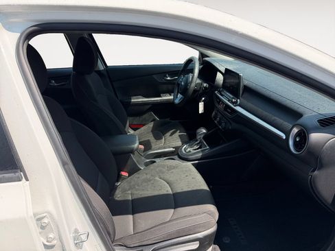 Used 2020 Kia Forte LXS FWD image 15