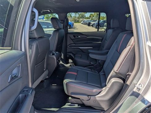 Certified 2025 Chevrolet Traverse RS w/ LPO, Floor Liner Package image 9