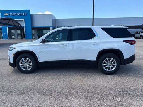 Used 2023 Chevrolet Traverse LS FWD image 8