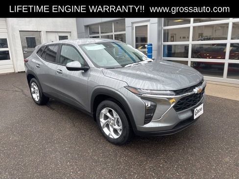 New 2026 Chevrolet Trax LS w/ LS Convenience Package FWD image 2