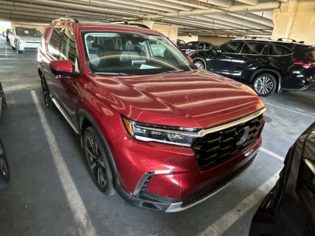 Used 2023 Honda Pilot Touring image 1